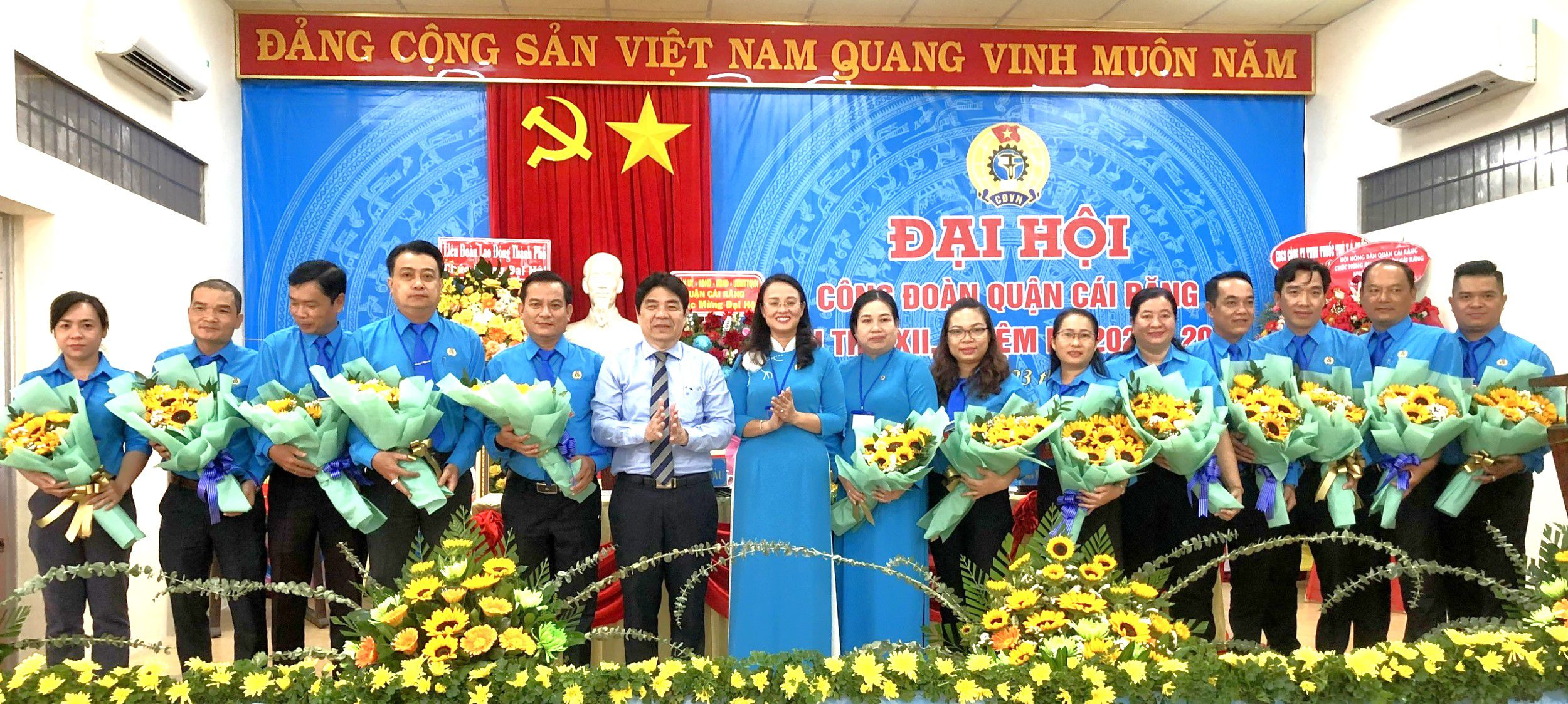 https://baocantho.com.vn/imagetsdt/tsdt/2023/20230623/images/chuc%20mung.jpg